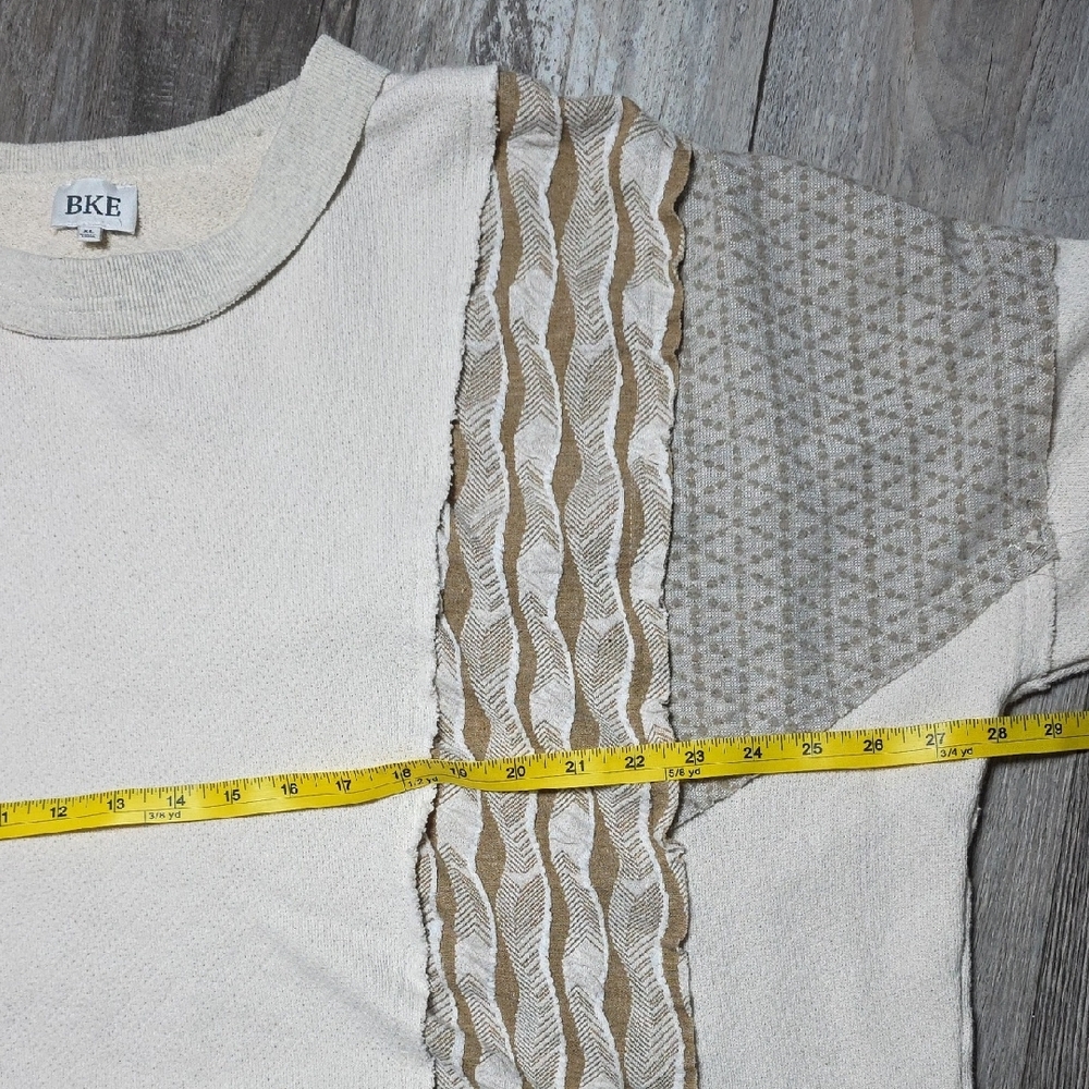 BKE x BUCKLE | Pieced Knit Panels & Raw Edge Pullover Crewneck Sweater - Picture 3 of 10